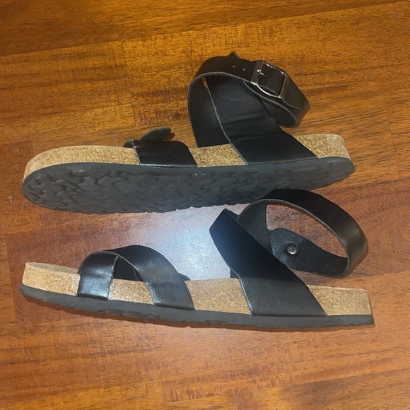 Generation Love Ladies Strappy Flat Sandals. Size 8.5. - Picture 5 of 8